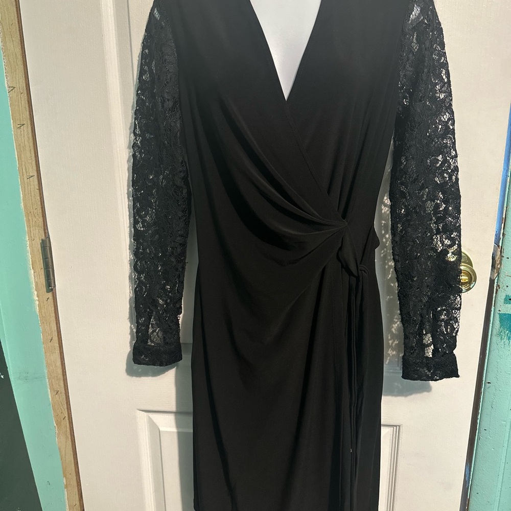 🎀Elegant Black Lace Sleeve Dress